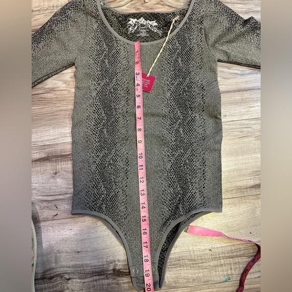 Poof! | Bodysuit | Size S-M | 3/4 sleeve | Animal Print | Black & Gray | NWT!! - Picture 5 of 5